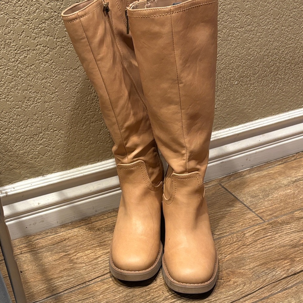 Women’s Tall Tan Boots